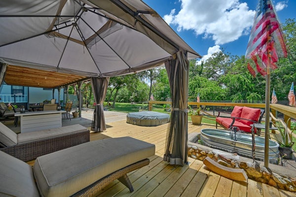 411 BOHLMANN AVE, SCHULENBURG, TX 78956 - Image 71adff0c6ff6cdaee16e4e6e82db5fc8/103759679