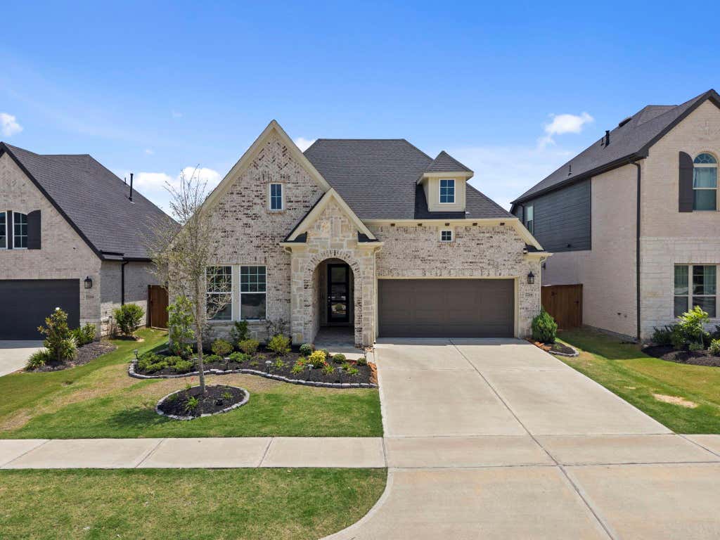 Photo of 7214 Oak Grove Trail, Katy, TX 77493 (MLS # 39033360)