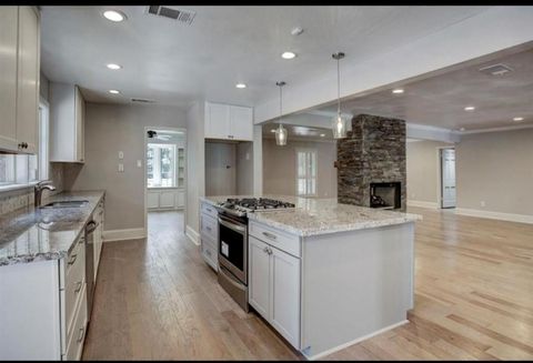 Photo of 808 Chimney Rock Road, Houston, TX 77056 (MLS # 18698939) Photo of 808 Chimney Rock Road, Houston, TX 77056 (MLS # 18698939)