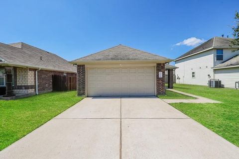 Photo of 12711 Rio Brazos Street, Rosharon, TX 77583 (MLS # 24332829)