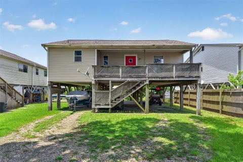 Photo of 522 Oklahoma Avenue, Bacliff, TX 77518 (MLS # 25673483)