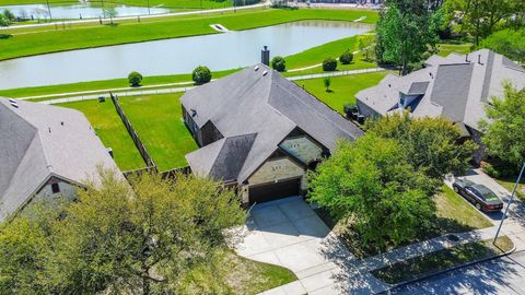 Homes For Sale - 10714 Winding Green Drive<br/> Humble, TX 77338