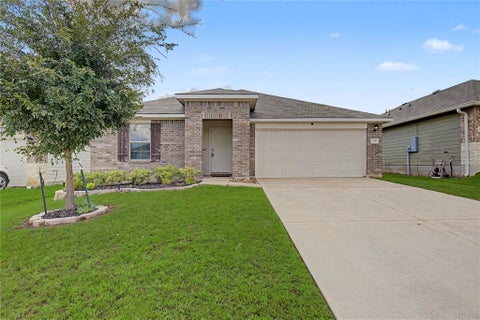 Homes For Sale - 118 Barton Creek Drive<br/> Huntsville, TX 77340