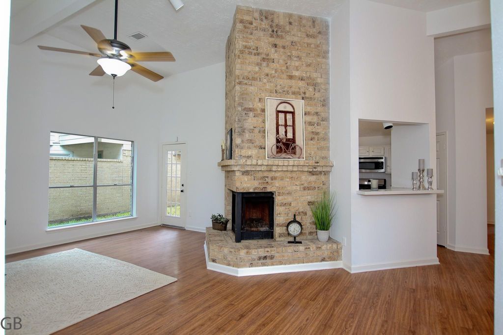 Photo of 2002 Creekshire Drive, Sugar Land, TX 77478 (MLS # 32201627)