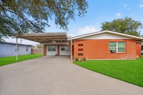 Photo of 3818 Roosevelt Drive, Midland, TX 79703 (MLS # 85206134)