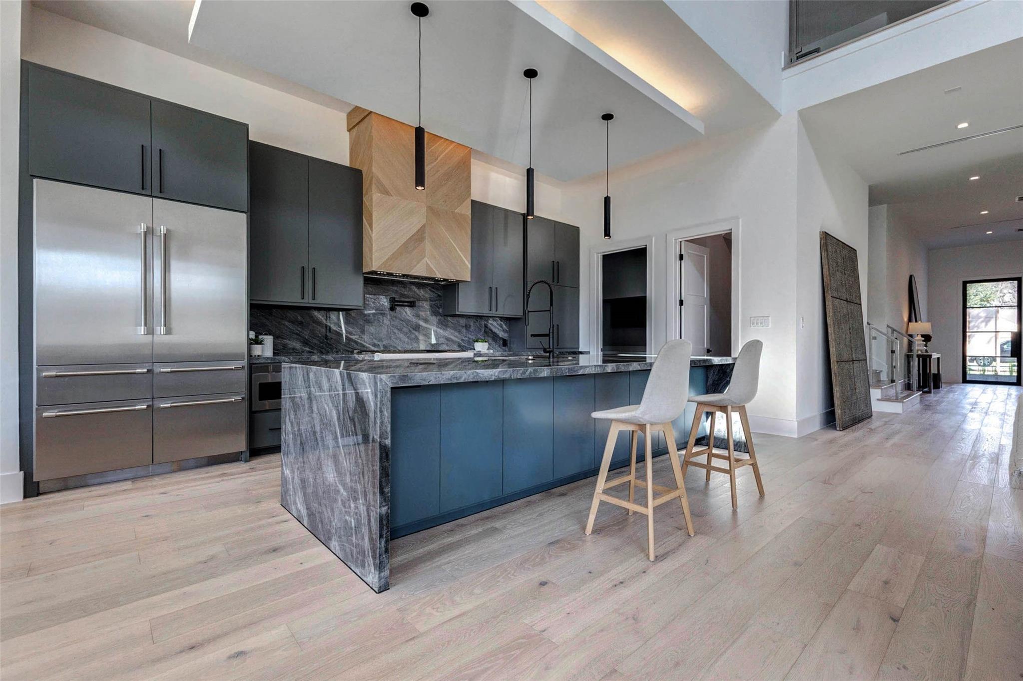 207 W 33rd Street