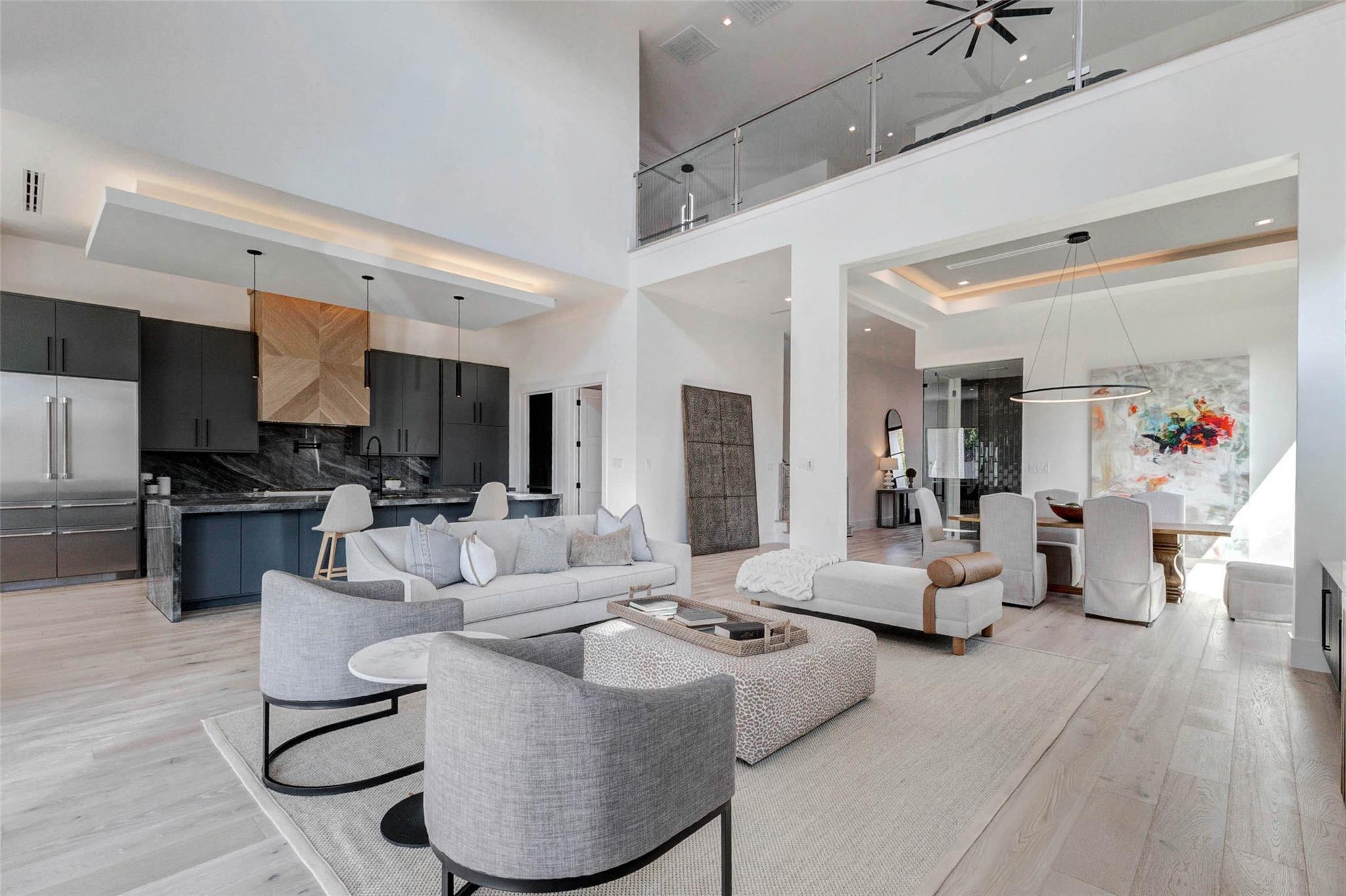 207 W 33rd Street