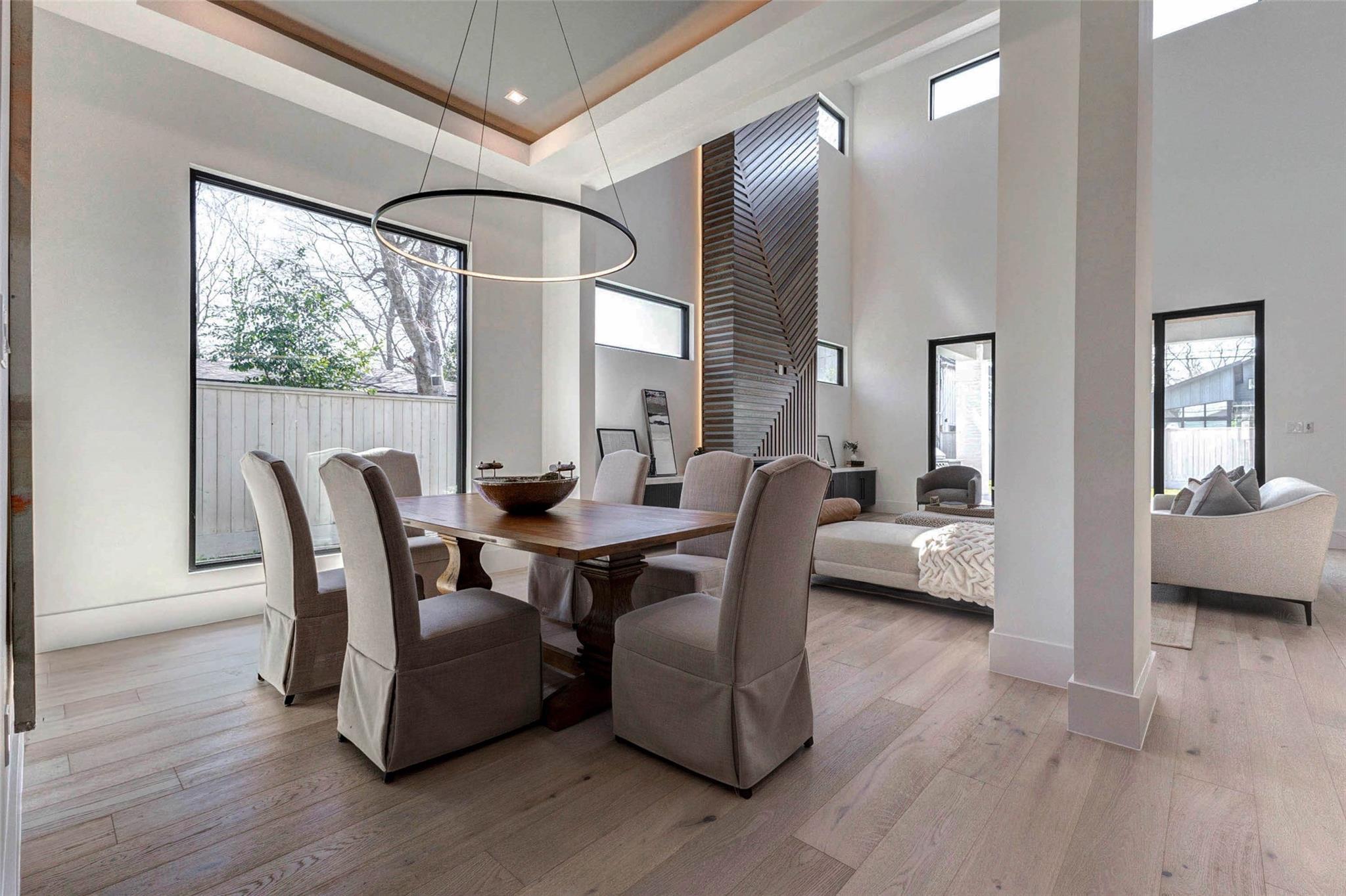 207 W 33rd Street