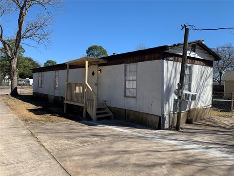 Photo of 9514 Catlett Lane, La Porte, TX 77571 (MLS # 61147563)