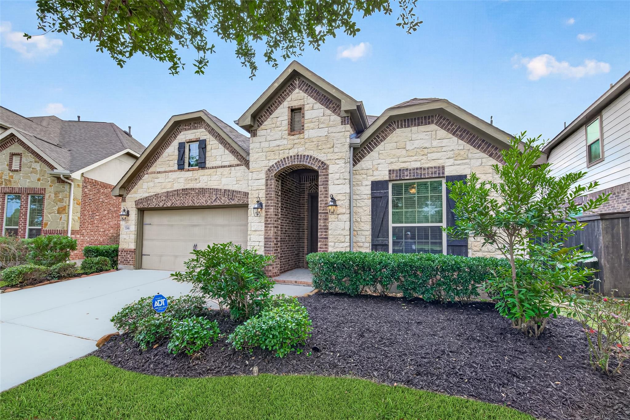 3346 Breeze Bluff Way
