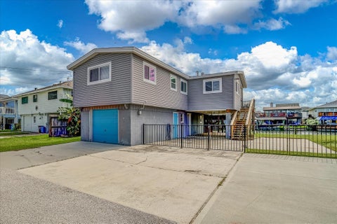Photo of 400 Ling ST, Bayou Vista, TX 77563 (MLS # 59941703)