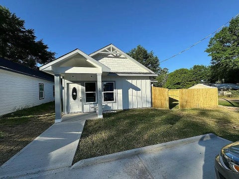 Photo of 16713 E Forrestal, Montgomery, TX 77316 (MLS # 11531395)