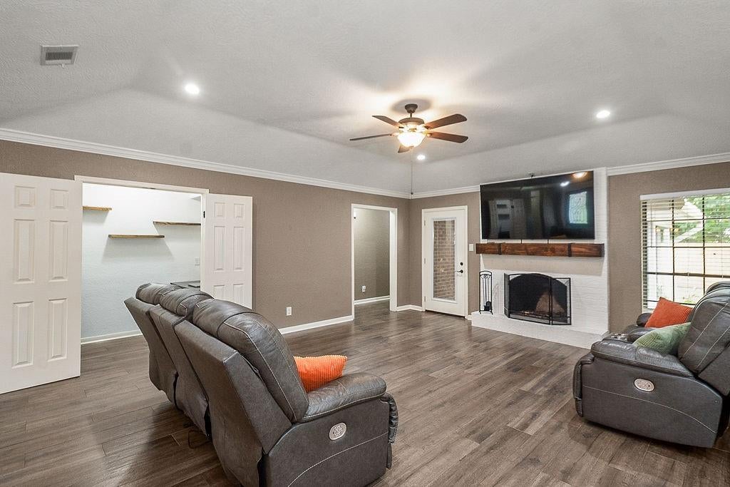 3838 Hansen Drive
