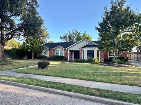 Photo of 7907 Braes Meadow Drive, Houston, TX 77071 (MLS # 78531929) Photo of 7907 Braes Meadow Drive, Houston, TX 77071 (MLS # 78531929)