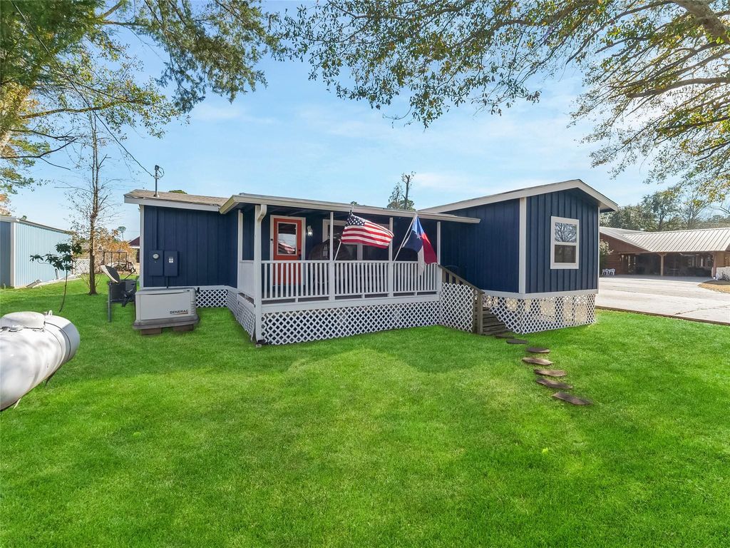 Photo of 157 Lakeview Drive S, Livingston, TX 77351 (MLS # 63435659)