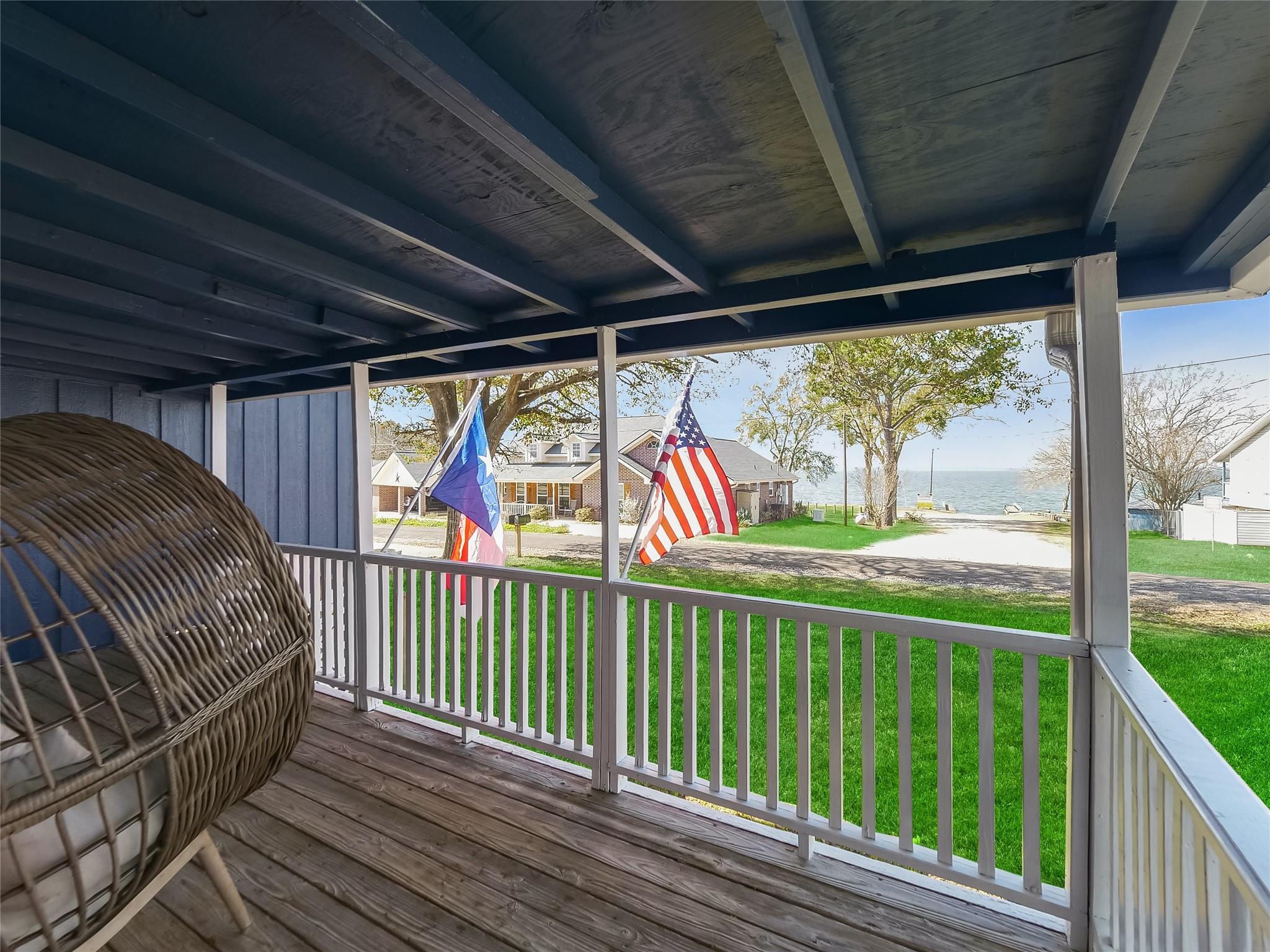 157 Lakeview Drive S