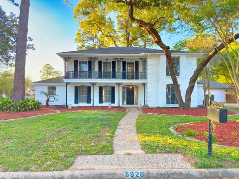 Photo of 5926 Queensgate Drive, Houston, TX 77066 (MLS # 69588704)
