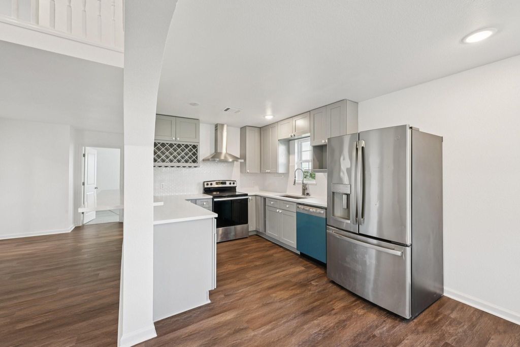 Photo of 6935 W Holiday Street, Hitchcock, TX 77563 (MLS # 12295561)