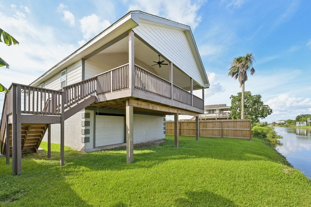 Photo of 6935 W Holiday Street, Hitchcock, TX 77563 (MLS # 12295561)