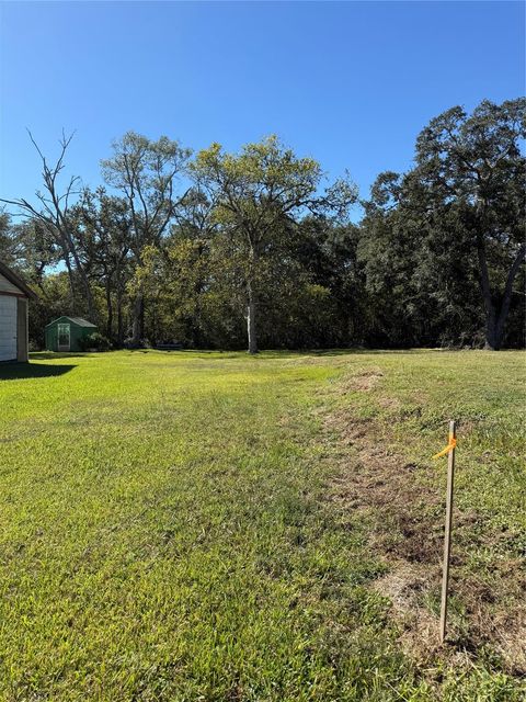 Vacant Land For Sale - 112 S Travis Street<br/> Sweeny, TX 77480
