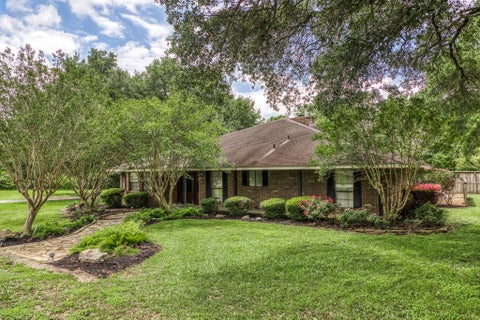 Homes For Sale - 2629 Benton Drive<br/> Brenham, TX 77833