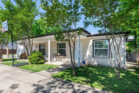 Photo of 209 Cooner Street #B, College Station, TX 77840 (MLS # 29430434)