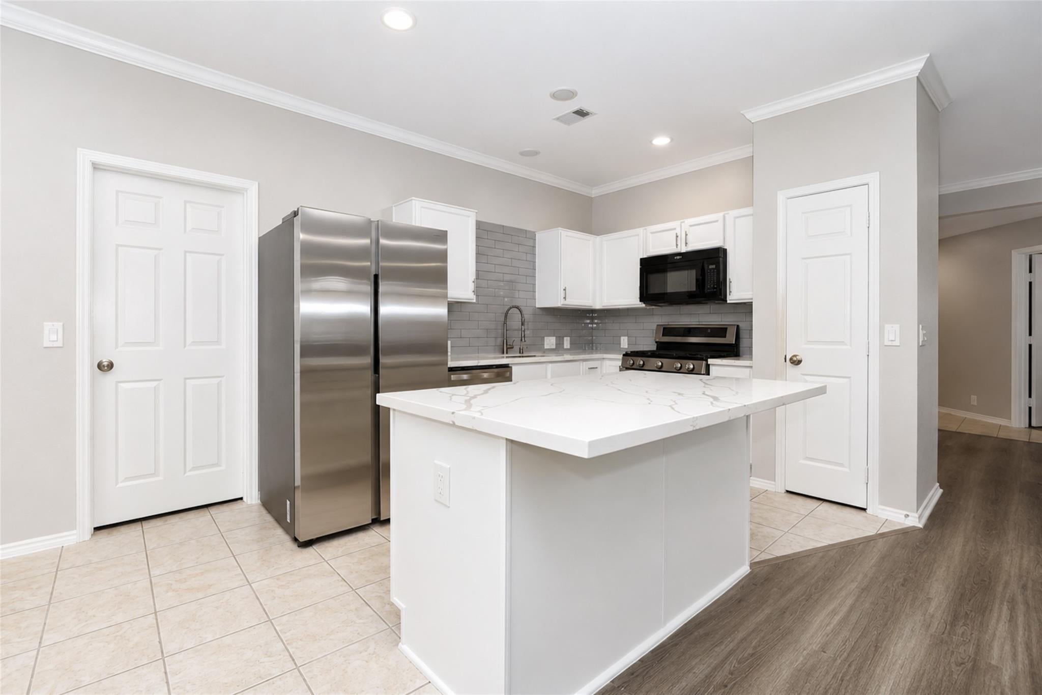 4815 Cliffpoint Court