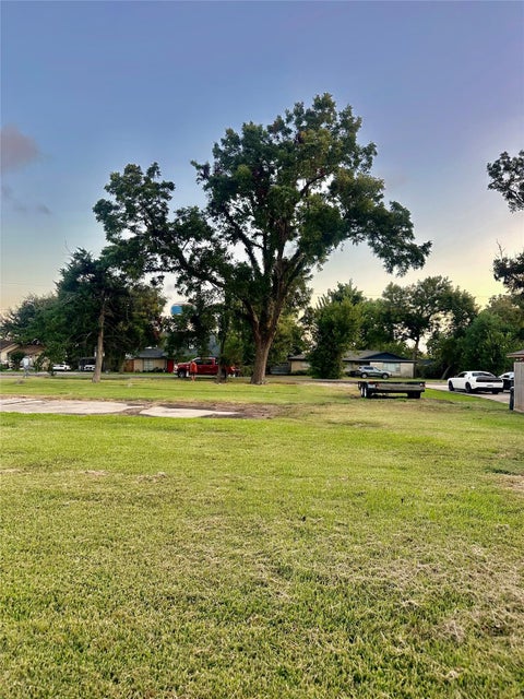 Photo of 348 Hinken Street, Clute, TX 77531 (MLS # 54235430)