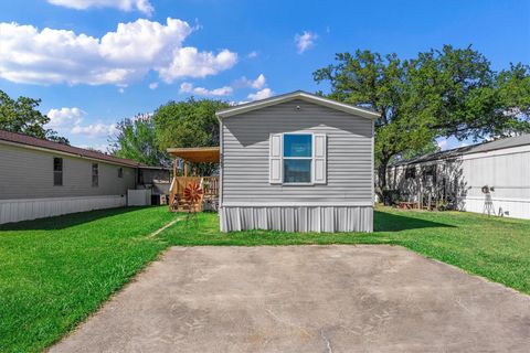 Photo of 8947 Eagle Run Street, La Porte, TX 77571 (MLS # 10410873)