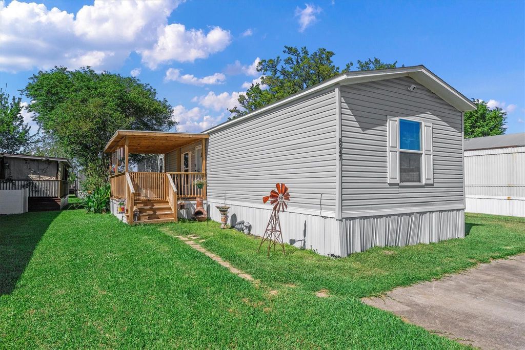 Photo of 8947 Eagle Run Street, La Porte, TX 77571 (MLS # 10410873)