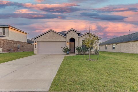 Photo of 10002 Palm Royal Drive, Baytown, TX 77521 (MLS # 73303409)