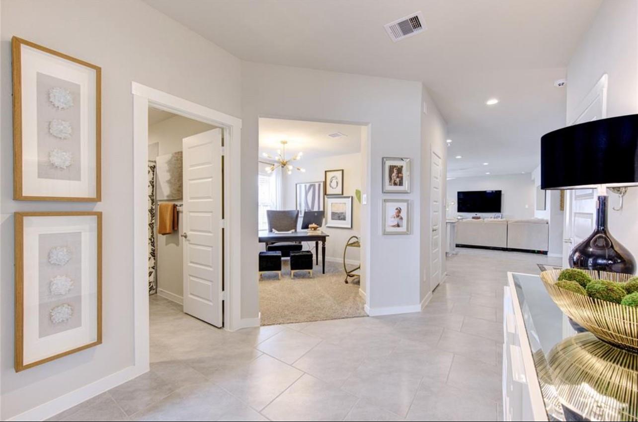 29322 Hoelzen Hollow Drive