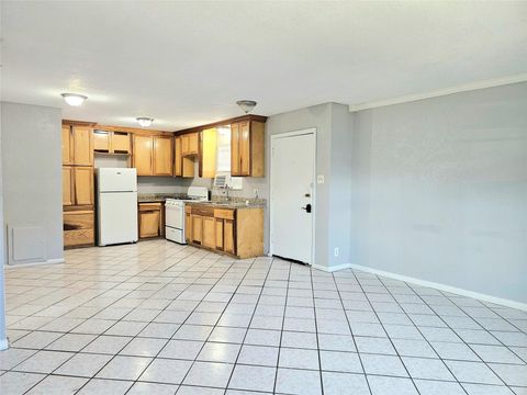Photo of 1109 Broadway Street #15, Galveston, TX 77550 (MLS # 57225868)