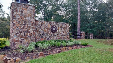 Photo of 7 Inscription Lane LN, Huntsville, TX 77340 (MLS # 24375374)