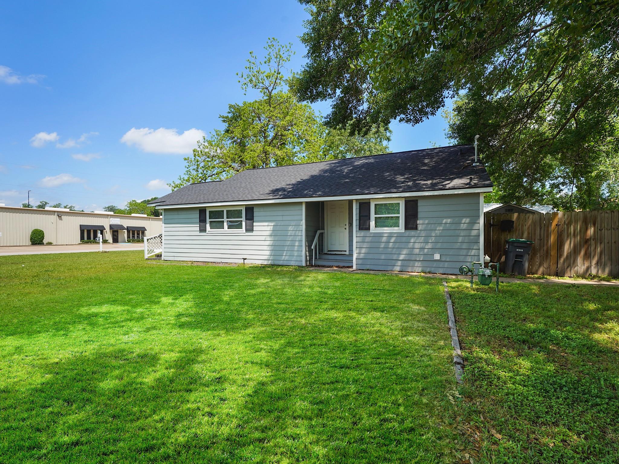 111 Holderrieth Boulevard