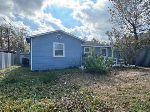 Photo of 5526 Bunte Street, Houston, TX 77026 (MLS # 40584836)