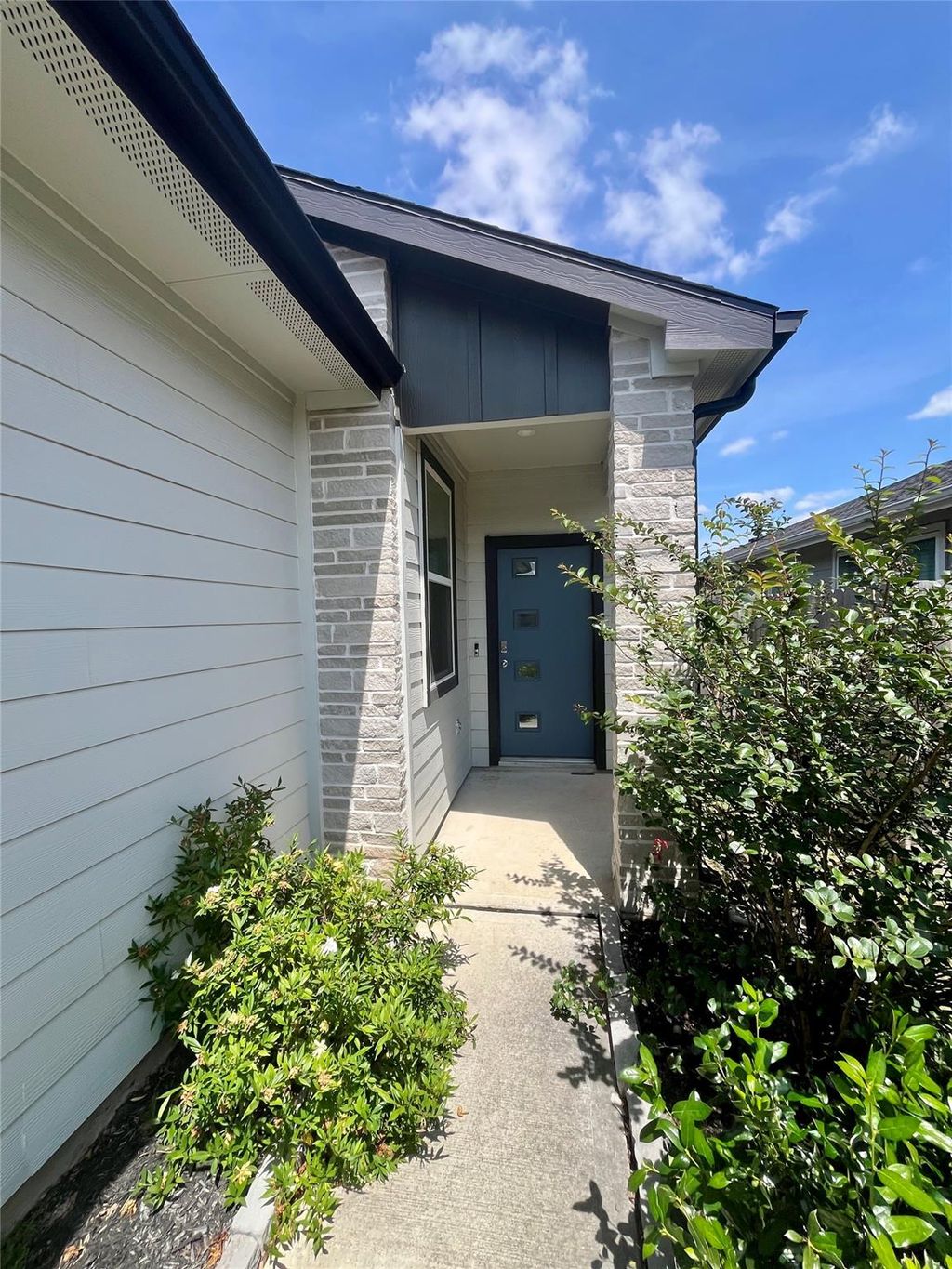 Photo of 12807 Southborough Lane, Houston, TX 77047 (MLS # 33289422)