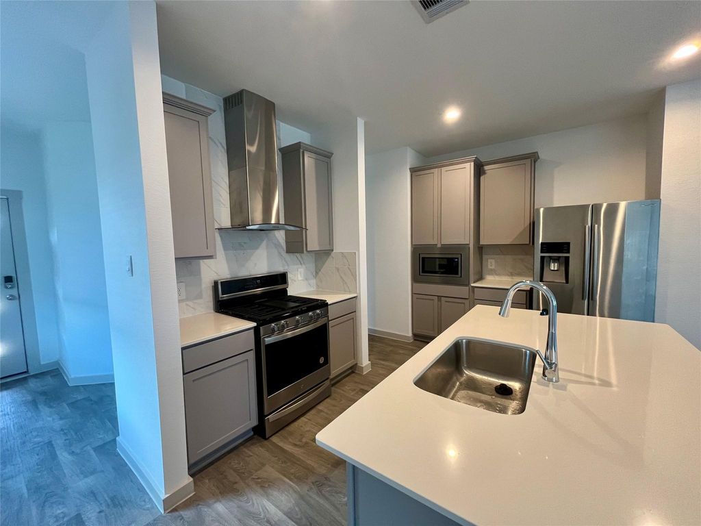 Photo of 12807 Southborough Lane, Houston, TX 77047 (MLS # 33289422)