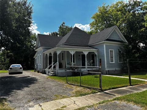 Photo of 1348 Johns Street, Beaumont, TX 77701 (MLS # 51396611)