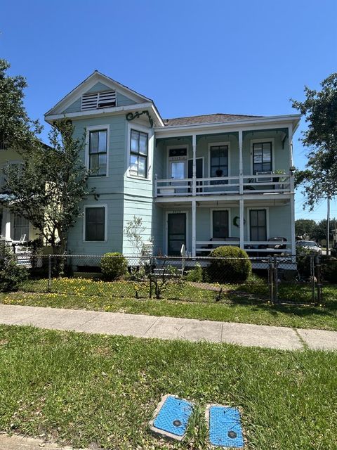 Photo of 3525 Avenue Q, Galveston, TX 77550 (MLS # 65812055)