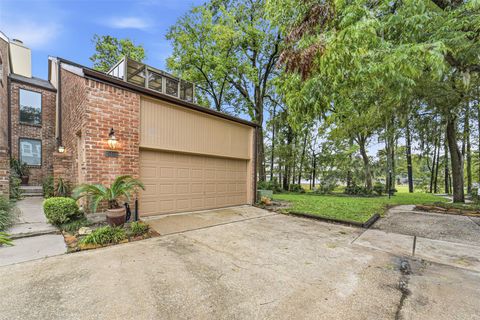 Photo of 15159 Kimberley Court #38, Houston, TX 77079 (MLS # 65350087)