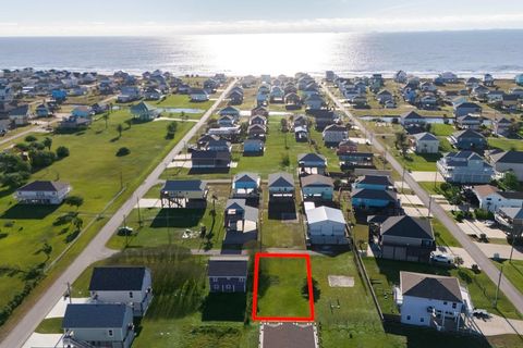 Photo of 2109 1st St, Crystal Beach, TX 77650 (MLS # 31738759)