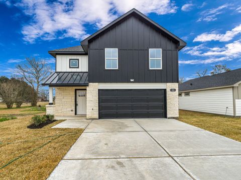 Photo of 1006 4th Street, Hempstead, TX 77445 (MLS # 45159793)