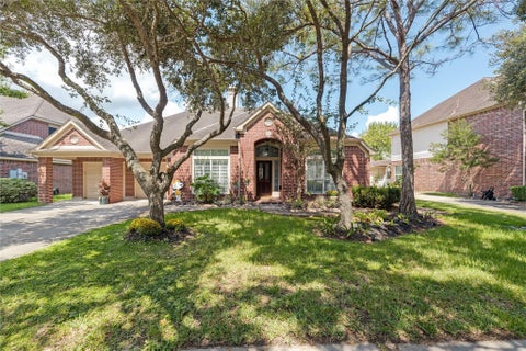 Photo of 2913 Autumn Creek Drive, Friendswood, TX 77546 (MLS # 23138919)