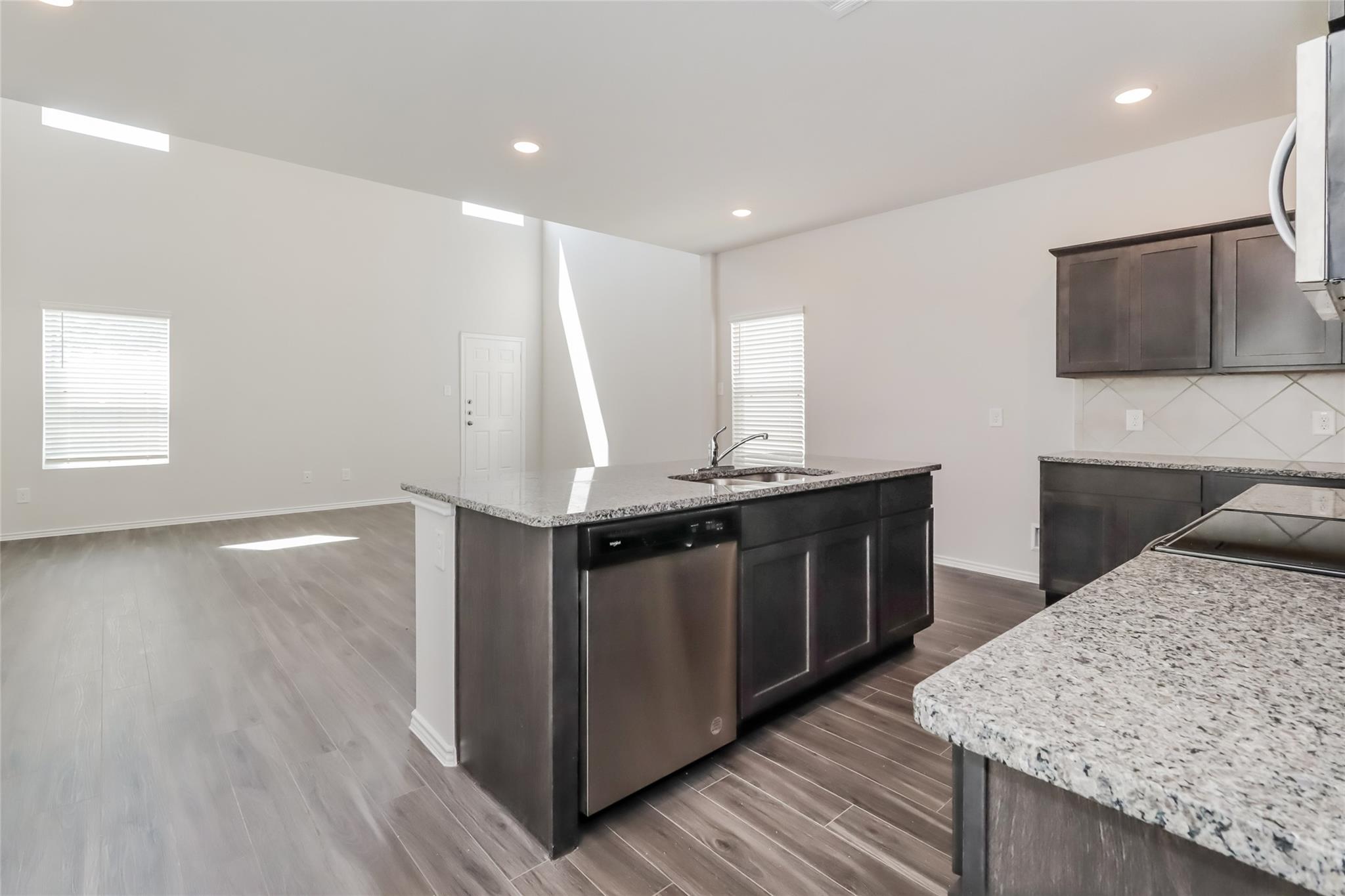 15238 Estrella West