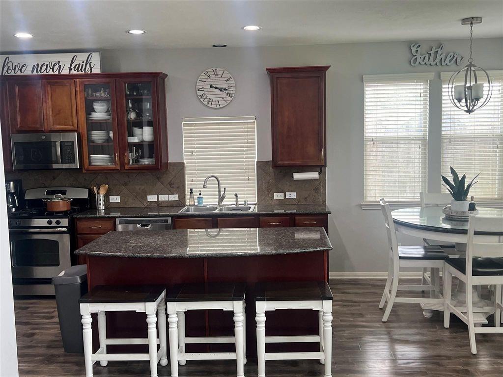 1702 Lansing Cove Drive