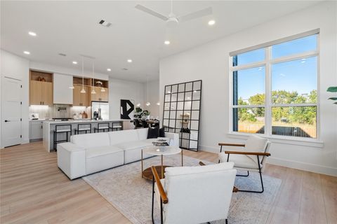 Photo of 1423 E 36th Street, Houston, TX 77022 (MLS # 95391998)