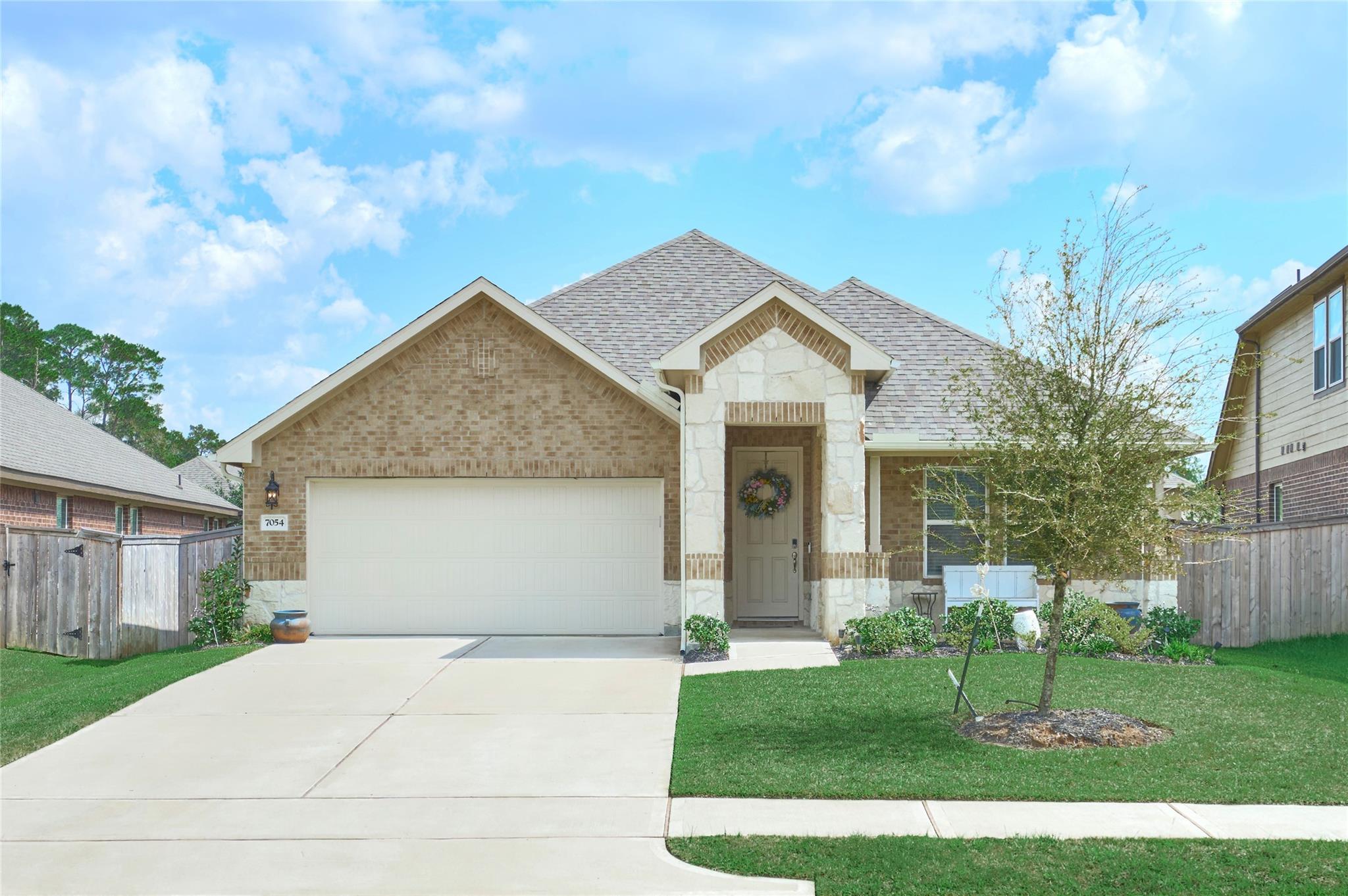 7054 Lauren Oak Drive
