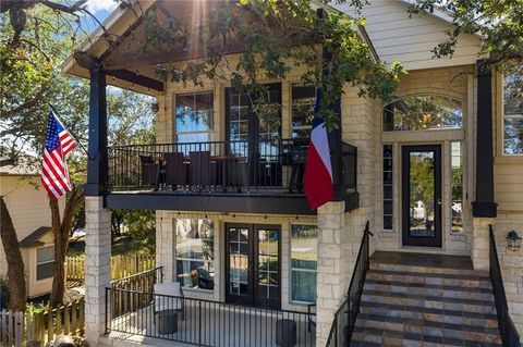 Homes For Sale - 204 Pinehurst Circle<br/> Point Venture, TX 78645