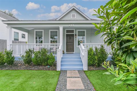 Photo of 213 N Hutcheson Street, Houston, TX 77003 (MLS # 52643180)